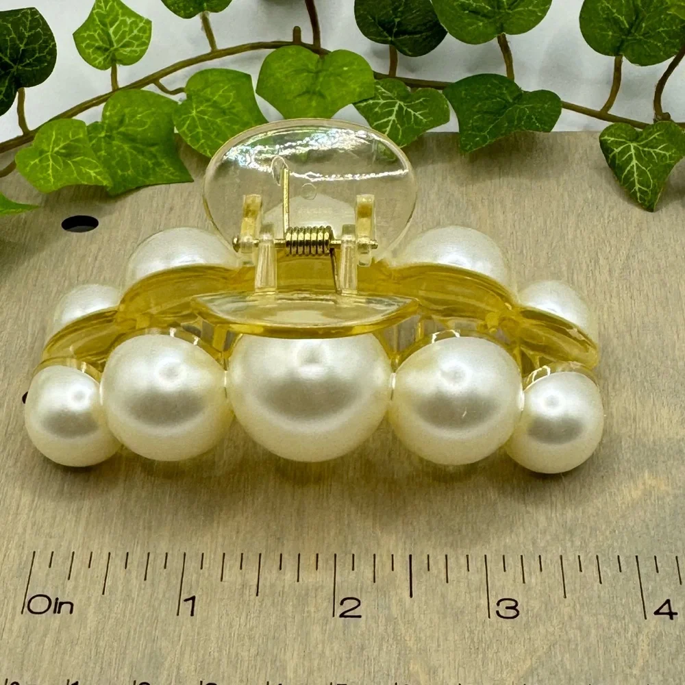 2 pcs Faux Pearl Claw Hair Clips